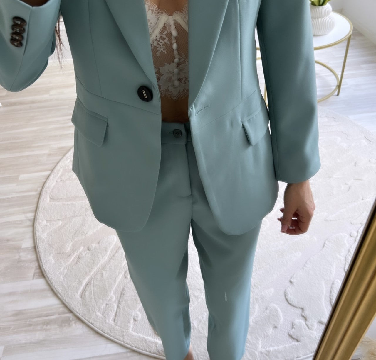 Veronika Suit